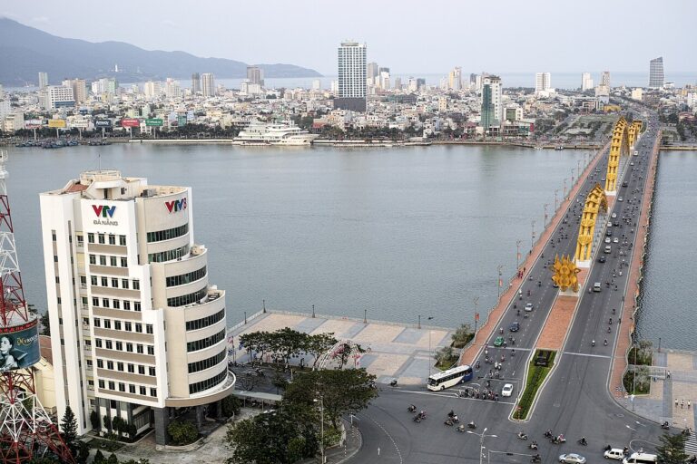 Dragon Bridge over the Han River in Da Nang