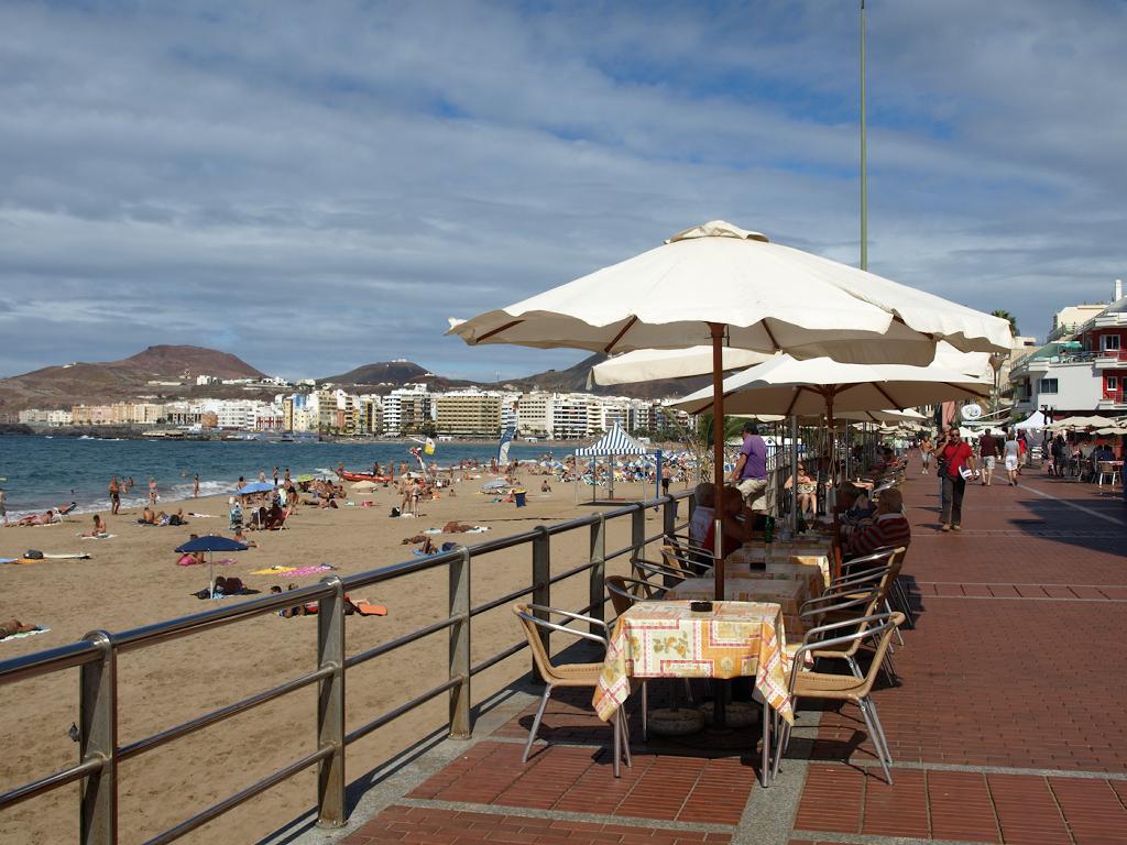 Las Canteras beach and promenade in Las Palmas, Gran Canaria